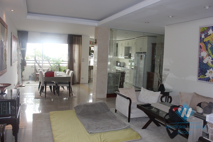 High quality apartment with 2 bedroom for rent in Tay Ho, Ha Noi